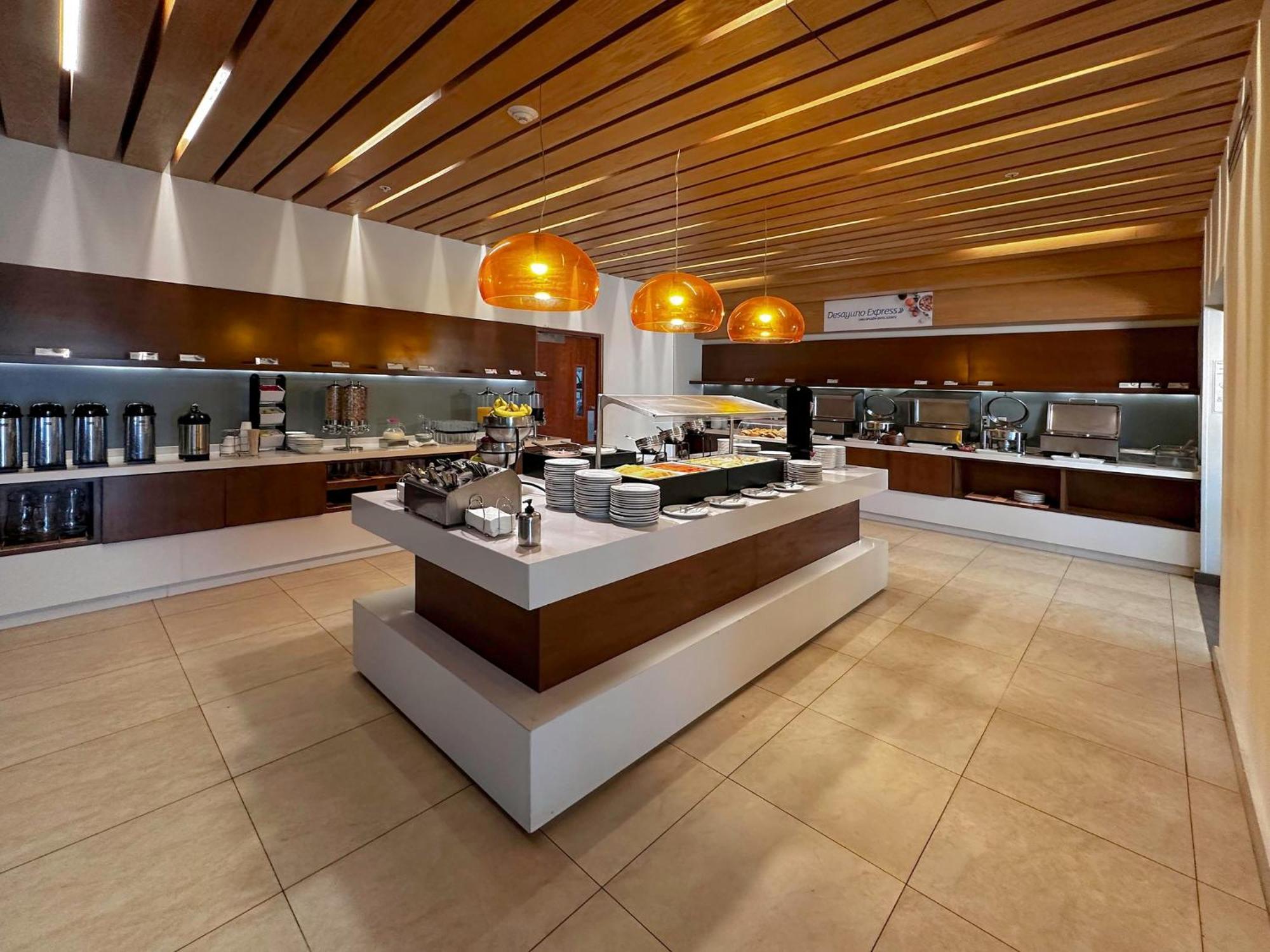 Holiday Inn Express Merida By Ihg Bagian luar foto
