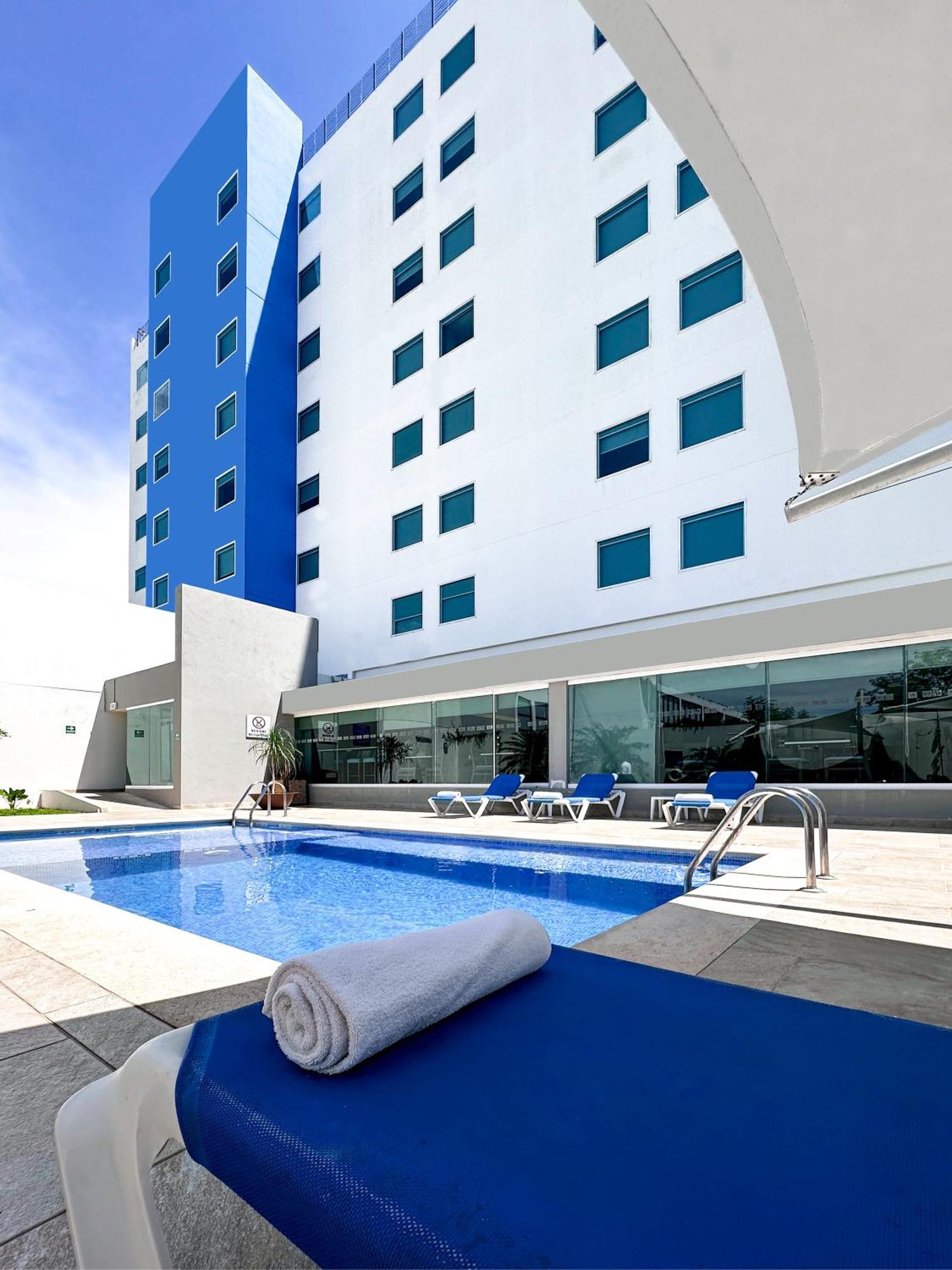 Holiday Inn Express Merida By Ihg Bagian luar foto