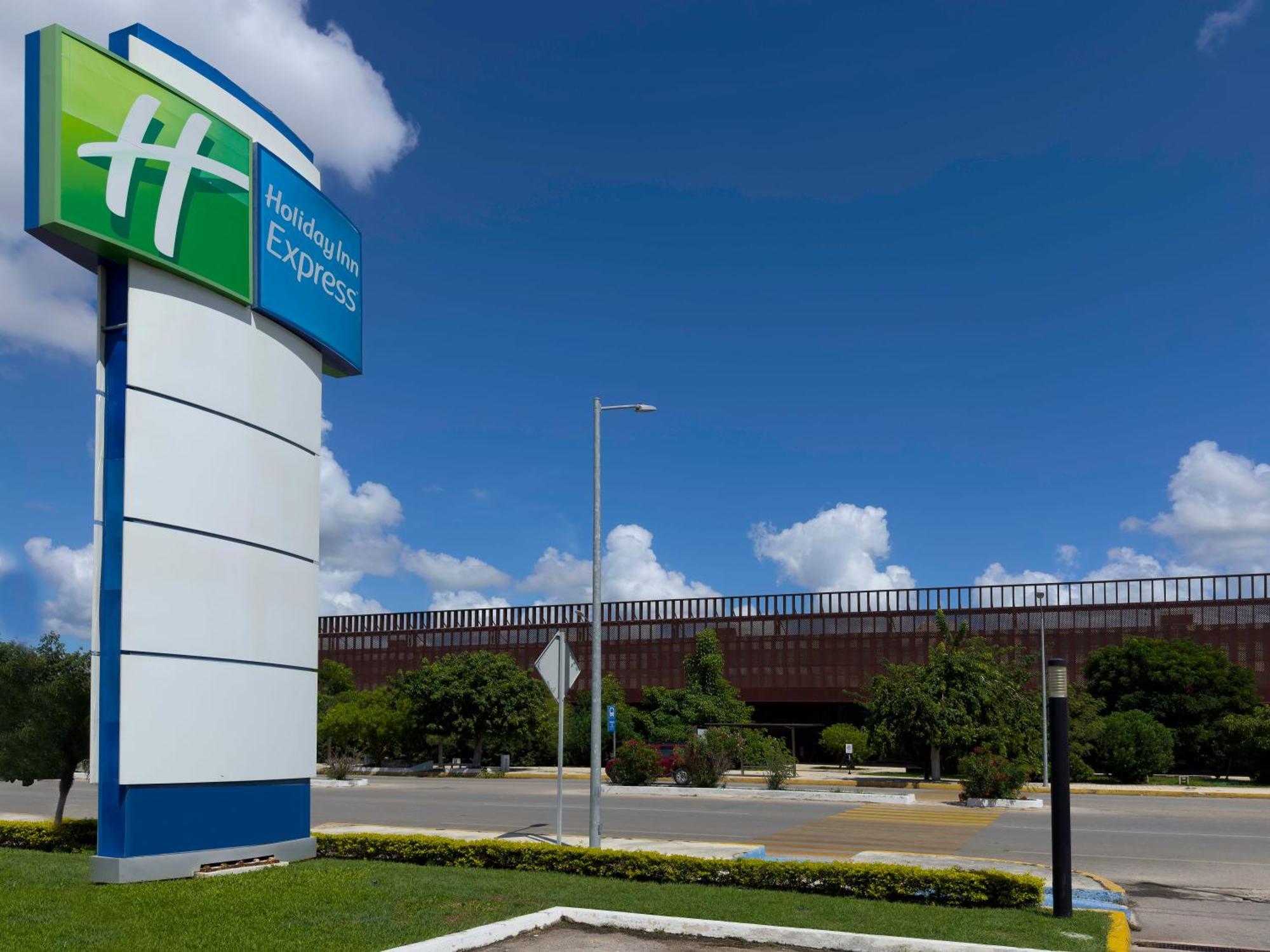 Holiday Inn Express Merida By Ihg Bagian luar foto