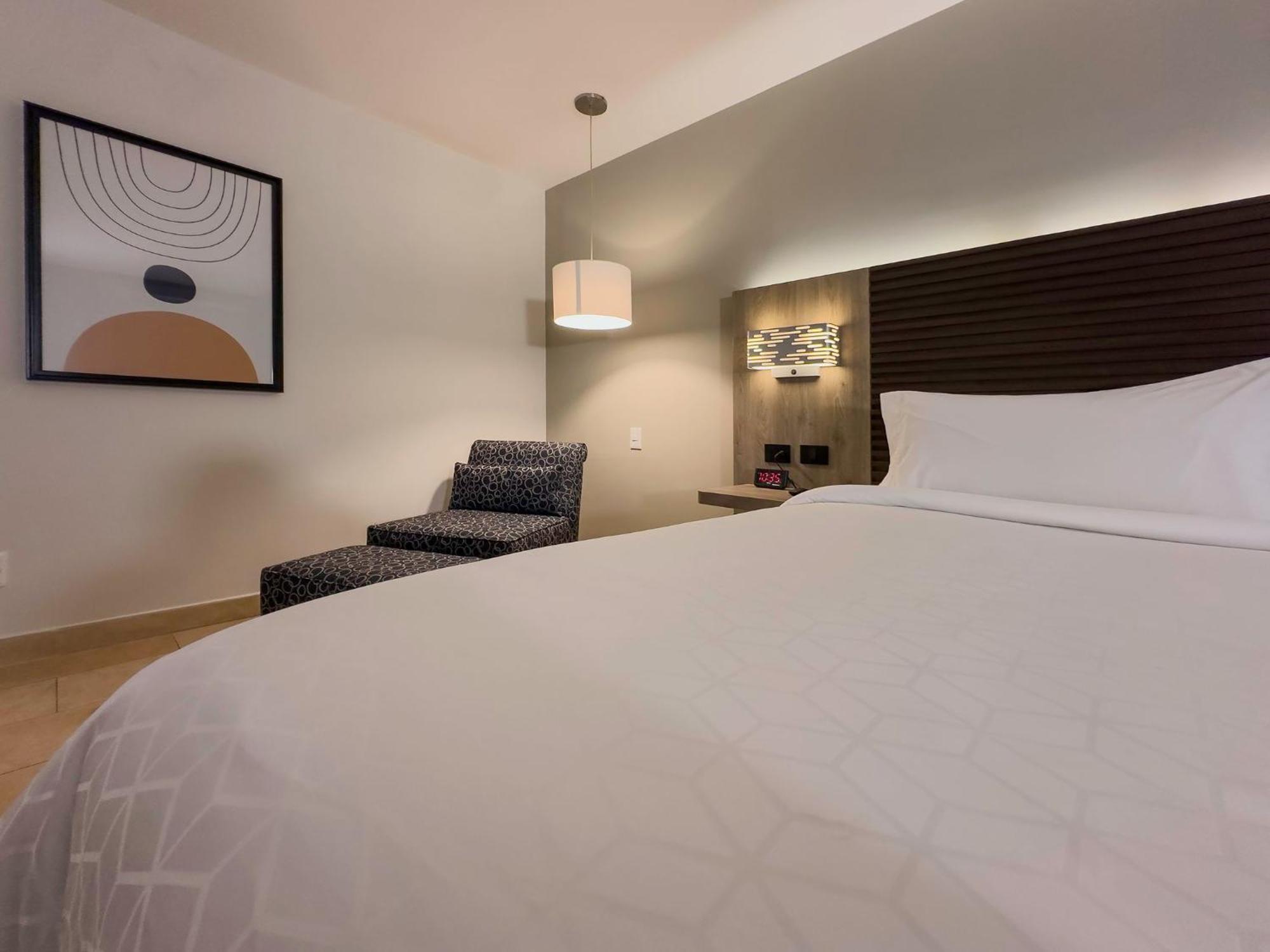 Holiday Inn Express Merida By Ihg Bagian luar foto